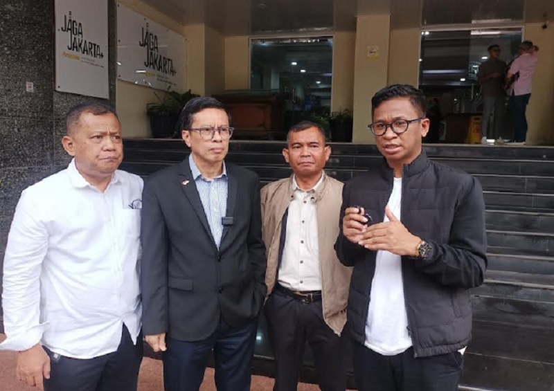 Andi Azwan Minta Polisi Segera Periksa Rismon Sianipar terkait Dugaan Ijazah Palsu