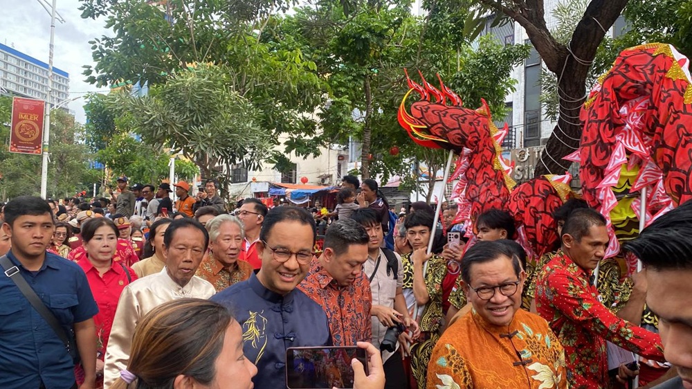 Pramono hingga Anies Hadiri Cap Go Meh di Glodok, Diarak Barongsai dan Ondel-Ondel