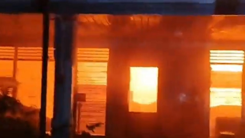 Usai Sahur, Rumah yang Dijadikan Kafe di Palangka Raya Ludes Terbakar