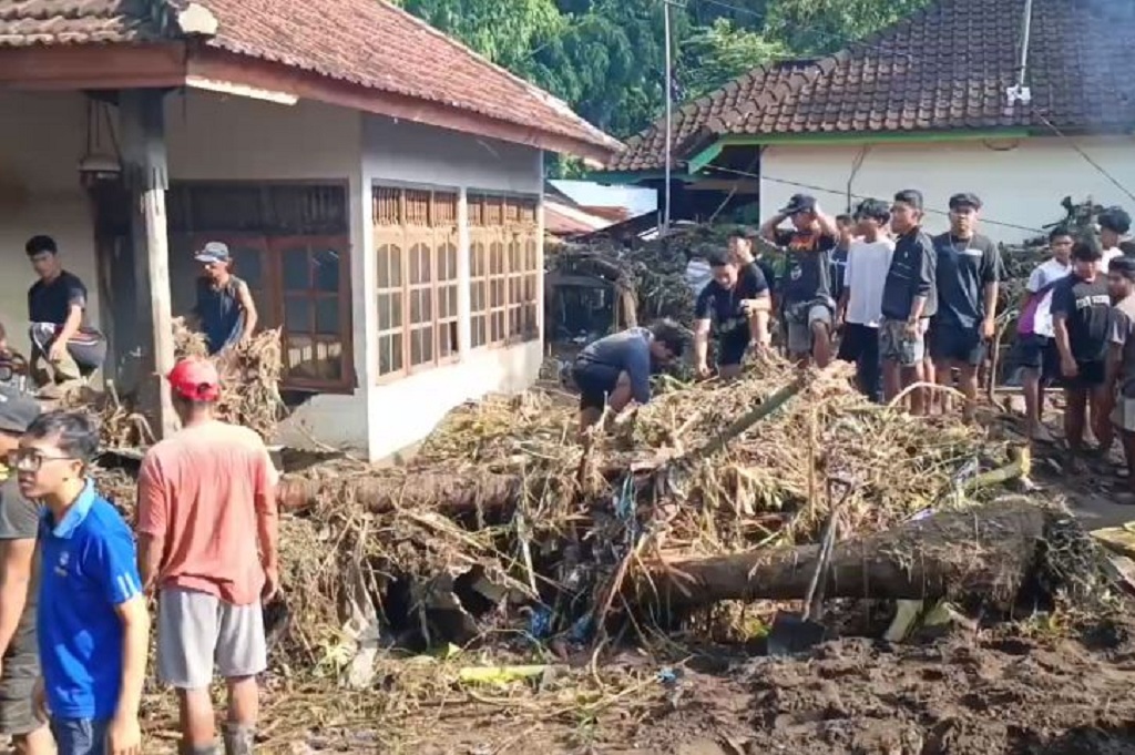 Banjir Bandang Terjang Buleleng Bali, 1 Orang Tewas dan 3 Hilang Terseret Arus