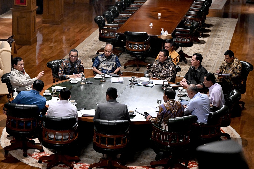 Prabowo Gelar 5 Rapat di Hambalang, Bahas Situasi Timur Tengah hingga Persiapan Mudik 