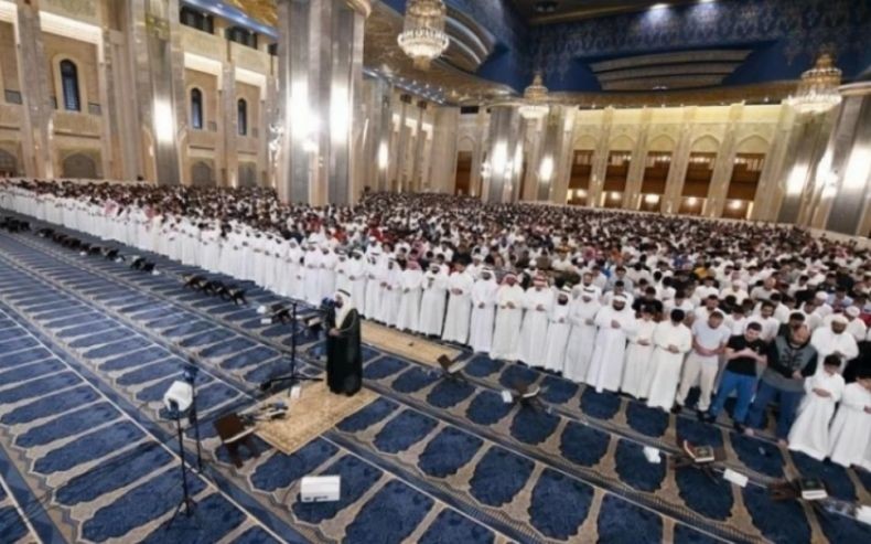 Diserang Iran, Kuwait Liburkan Salat Tarawih di Seluruh Masjid Seminggu