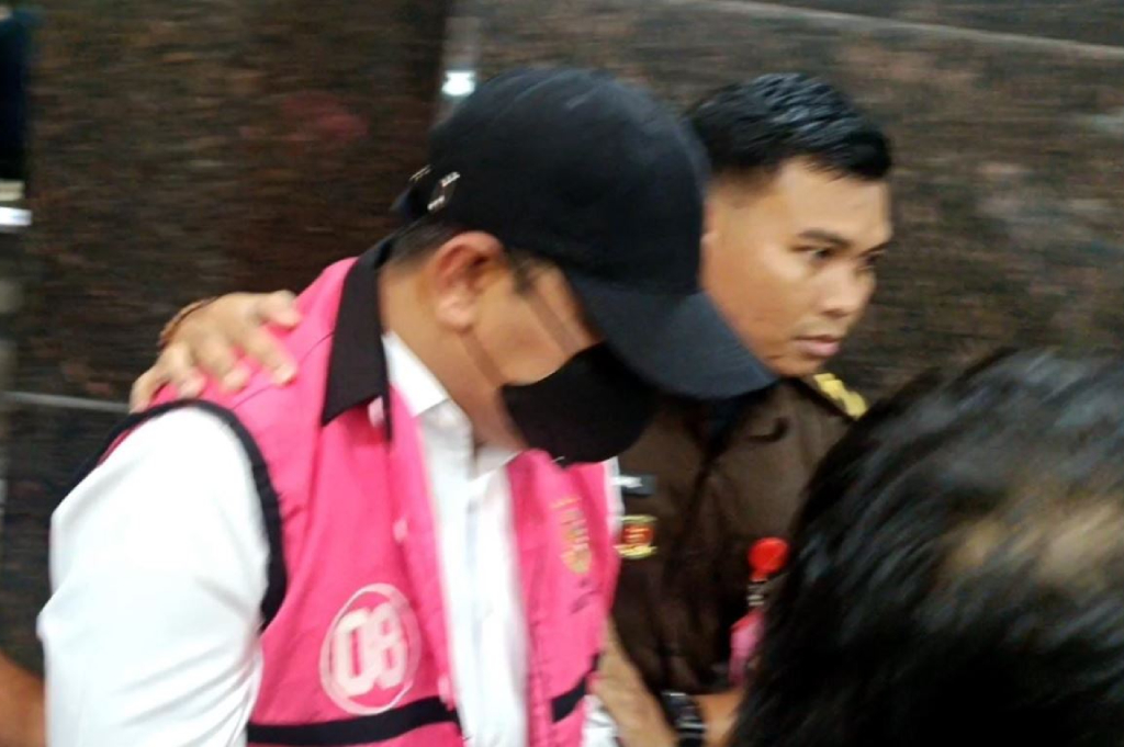 Eks Pj Gubernur Sulsel Bahtiar Baharuddin Ditahan Kejati, Jadi Tersangka Korupsi Bibit Nanas