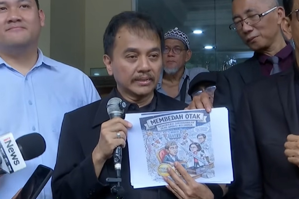 Roy Suryo-Dokter Tifa bakal Gugat Jokowi, Tuntut Ijazah Dibuka ke Publik