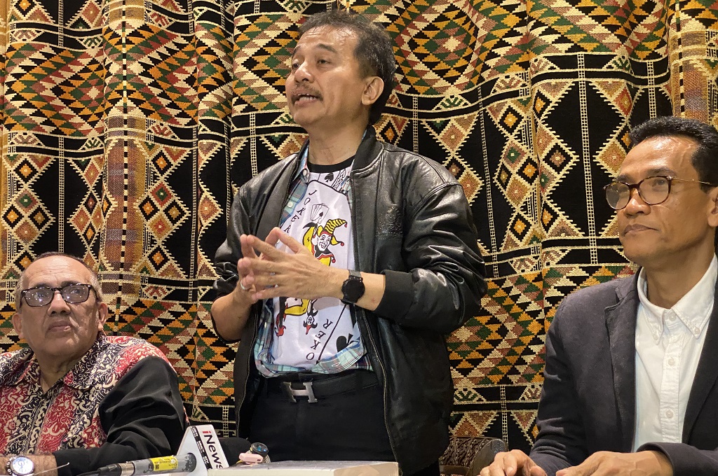 Roy Suryo Ogah Ikuti Rismon Berdamai dengan Jokowi: Dia Lagi Tersesat