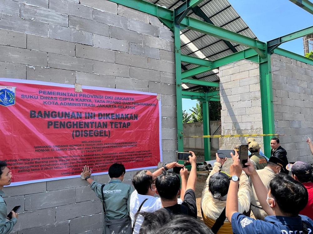 Lapangan Padel di Jagakarsa Disegel Pemkot Jaksel, Ternyata Tak Punya Izin Bangunan