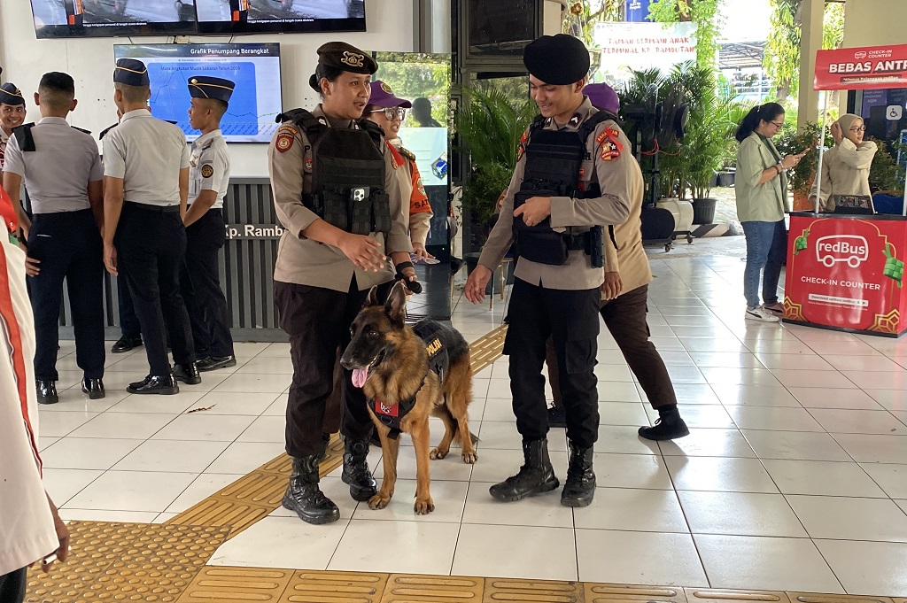 Cegah Kejahatan, Anjing K9 Dikerahkan Awasi Terminal Kampung Rambutan