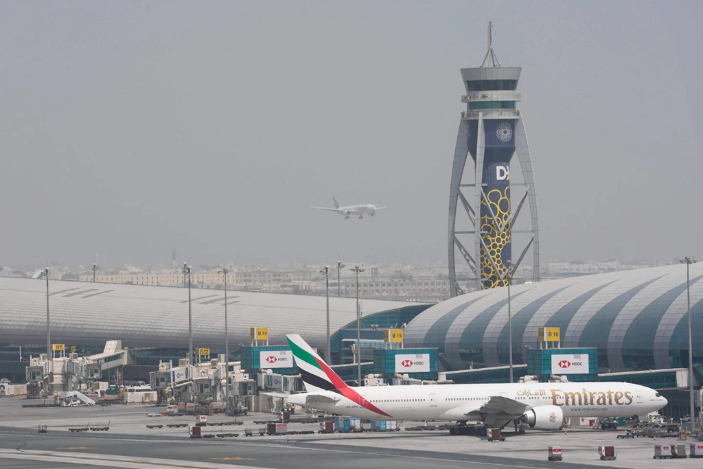 Bandara Dubai Dihantam Drone, 2 Penerbangan dari Indonesia Dialihkan