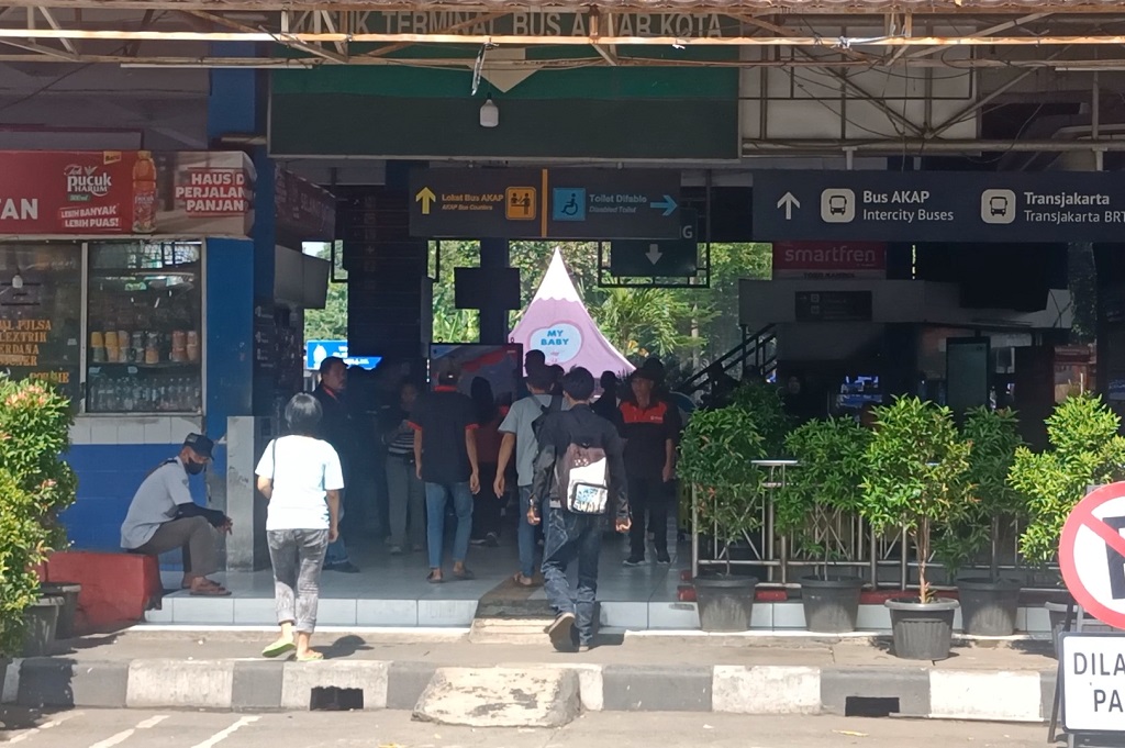 Puncak Arus Mudik di Terminal Kampung Rambutan Sudah Terlewati, Hari Ini Lebih Sepi?