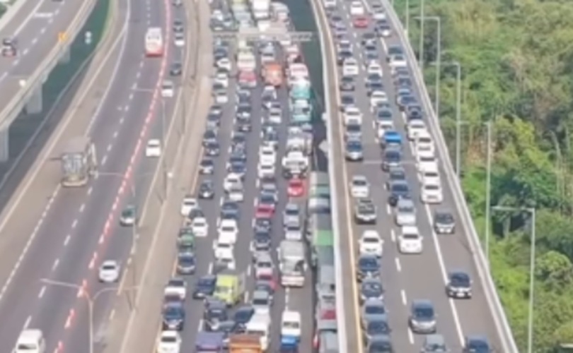 Ini Penyebab Tol Japek dan MBZ Padat Merayap saat Puncak Arus Mudik 
