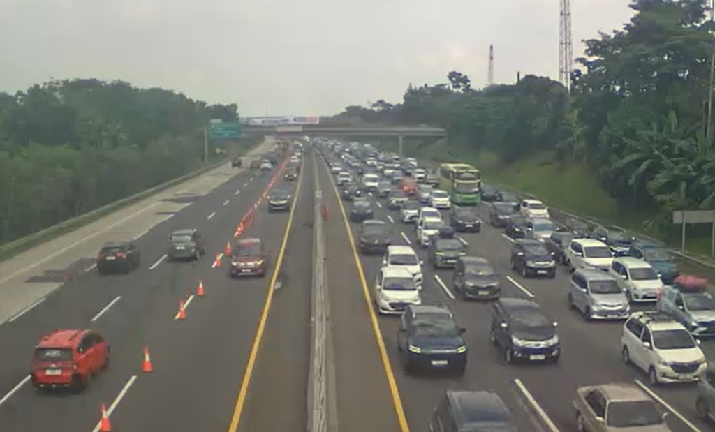 Tol Japek Padat, Contraflow Diterapkan di KM 55-65