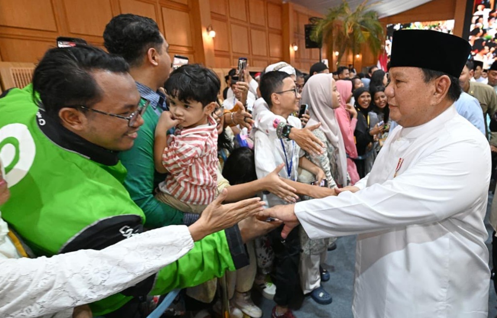 Momen Haru dan Bahagia Warga Silaturahmi Lebaran dengan Presiden Prabowo di Istana