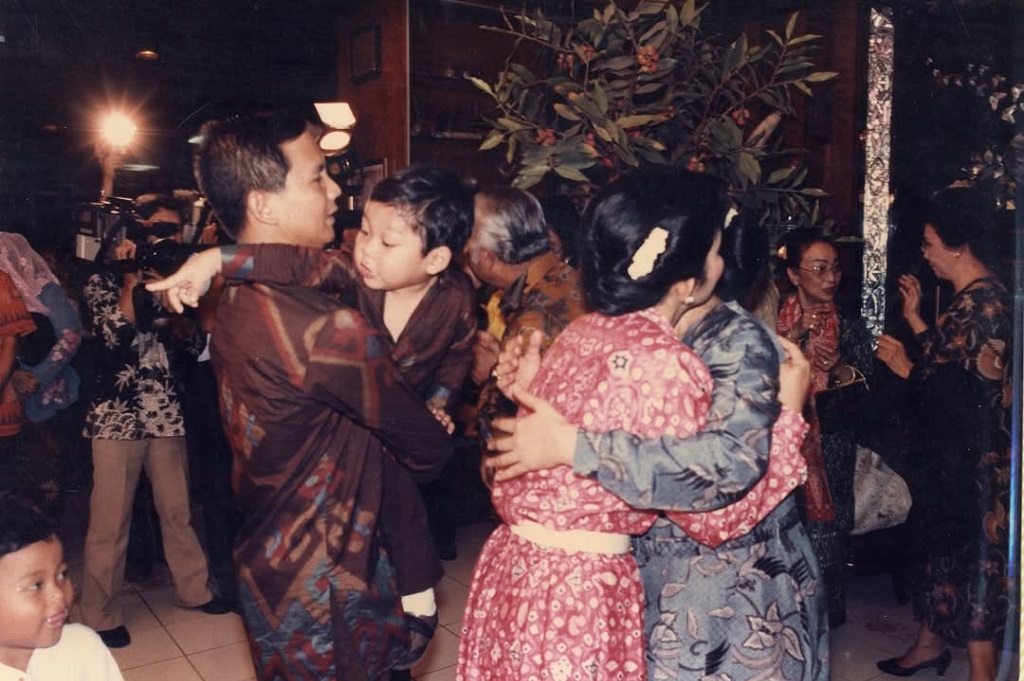 Prabowo Rayakan Ultah Didit Bareng Titiek, Unggah Foto Masa Kecil Sang Anak