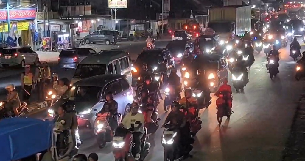 H+2 Lebaran, Jalur Pantura Cirebon Dipadati 70.000 Motor hingga Macet 4 Km