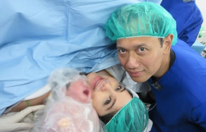 Alasan Annisa Pohan Ditangani 7 Dokter saat Persalinan Anak Kedua