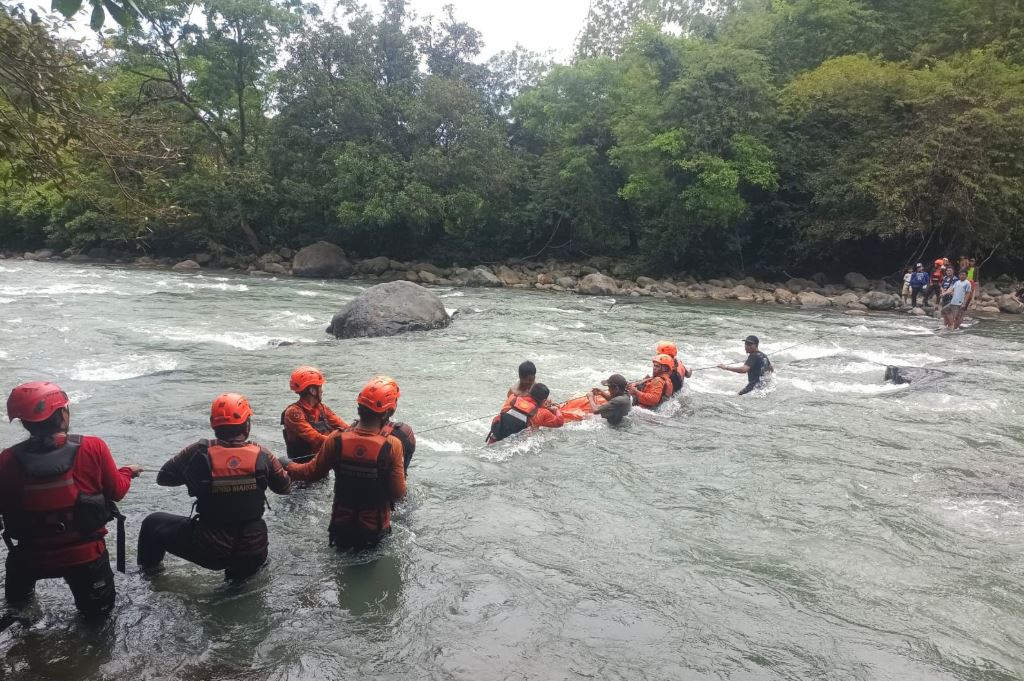 2 Mahasiswa Hilang di Sungai Kalimborang Maros, 1 Korban Ditemukan Tewas
