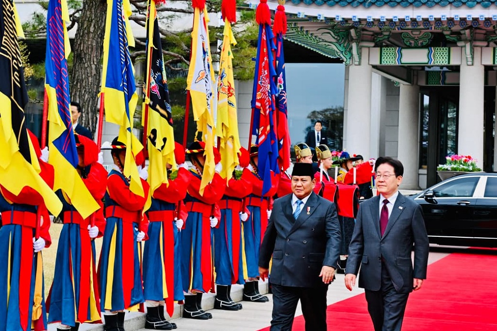 Momen Prabowo Disambut Pasukan Tradisional Korea: Saya Merasa Sangat Terhormat