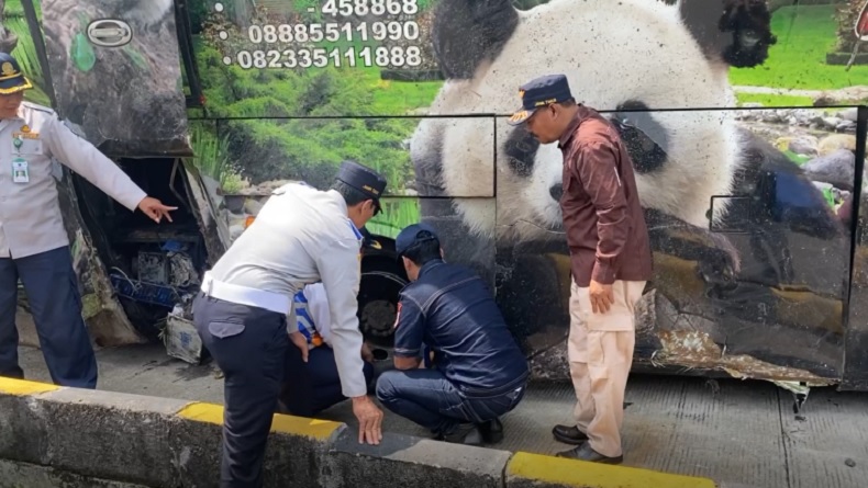 Penyebab Kecelakaan Maut Bus Restu di Tol Jombang, Diduga Ban Belakang Pecah