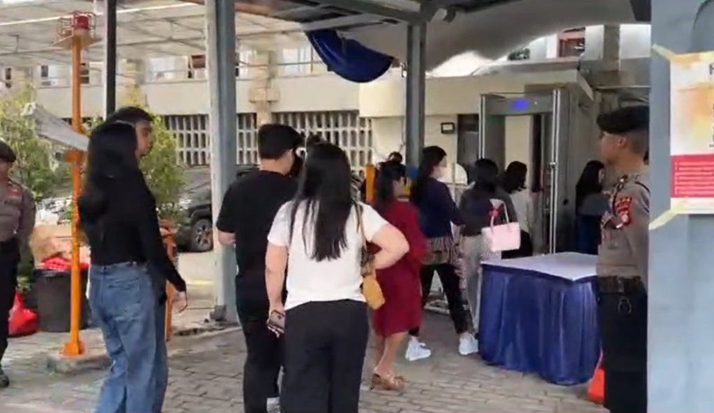 Momen Jumat Agung di Gereja Katedral Jakarta, Bertepatan dengan Salat Jumat di Masjid Istiqlal