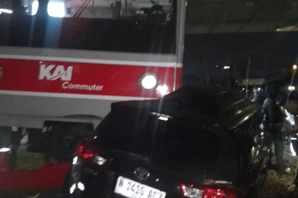 Mobil Tertabrak Kereta di Bogor, KRL Bogor-Jakarta Sempat Terganggu