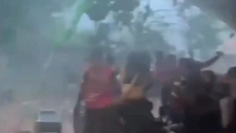 Detik-Detik Mencekam Angin Kencang Terjang Ngawi, Puluhan Rumah Rusak