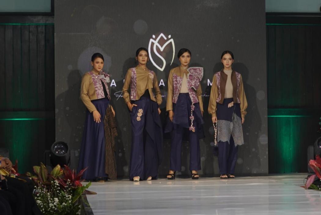Inspiratif! Perempuan Difabel Asal Semarang Kembangkan Bisnis Fesyen bersama LinkUMKM BRI