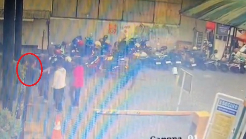 Satpam Mal di Makassar Dianiaya Jukir Gunakan Badik dan Parang
