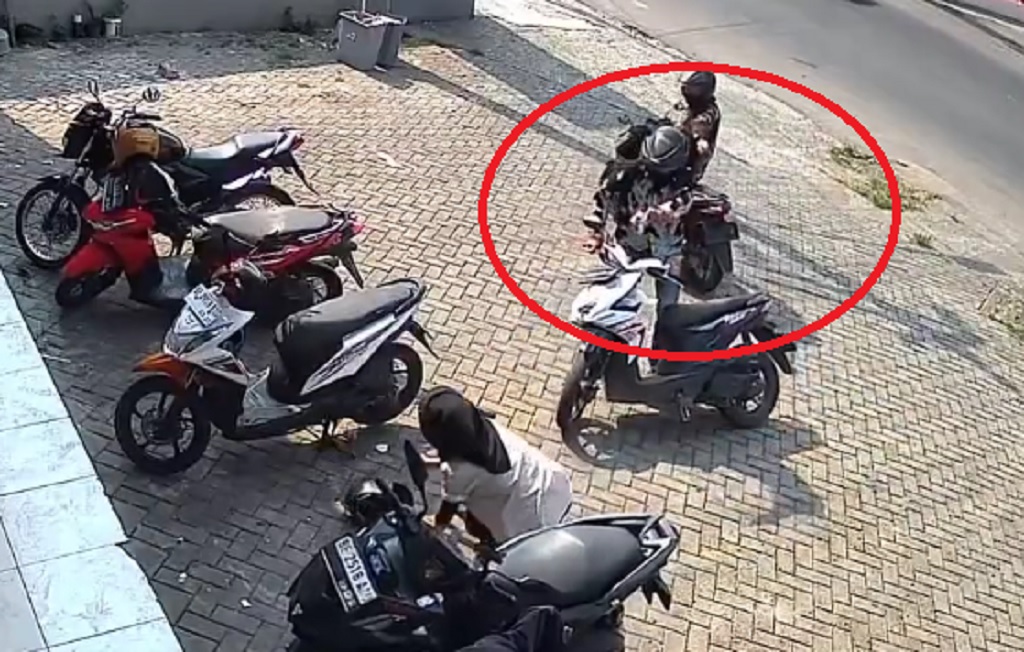 Umbar Tembakan, Komplotan Maling Bersenpi Gasak Motor Warga di Bandarlampung
