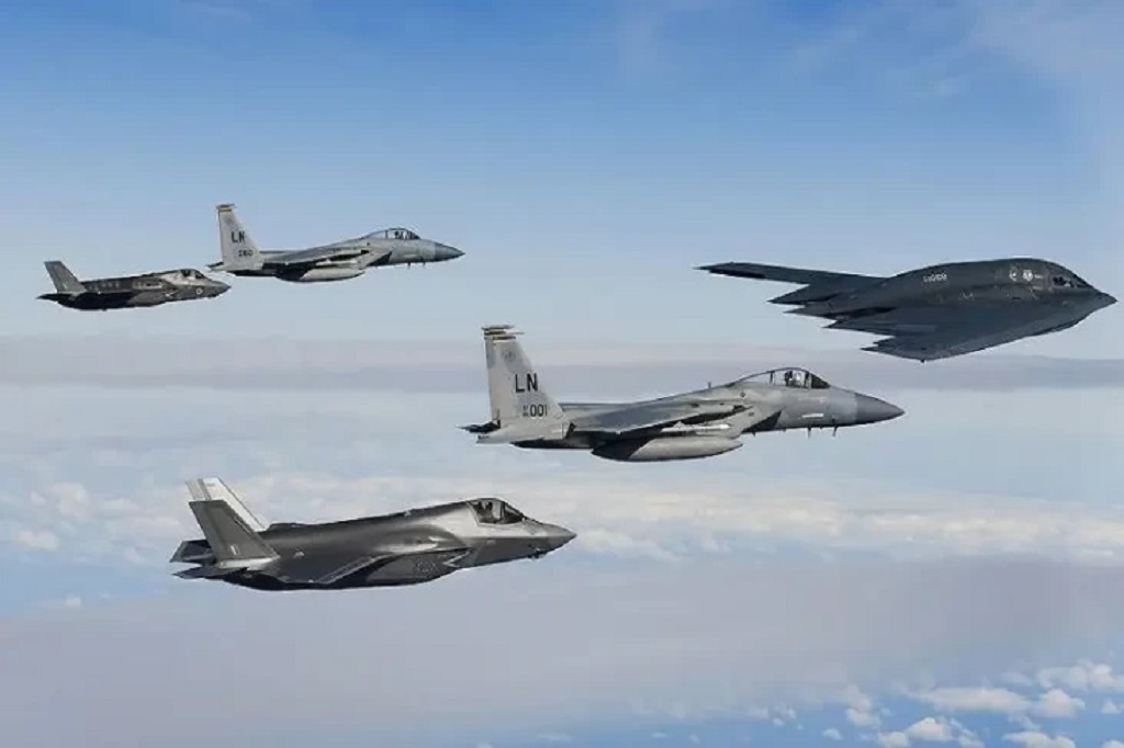 Penjelasan Kemlu usai Surati Kemhan soal Isu Pesawat Militer AS Bebas Terbang di RI