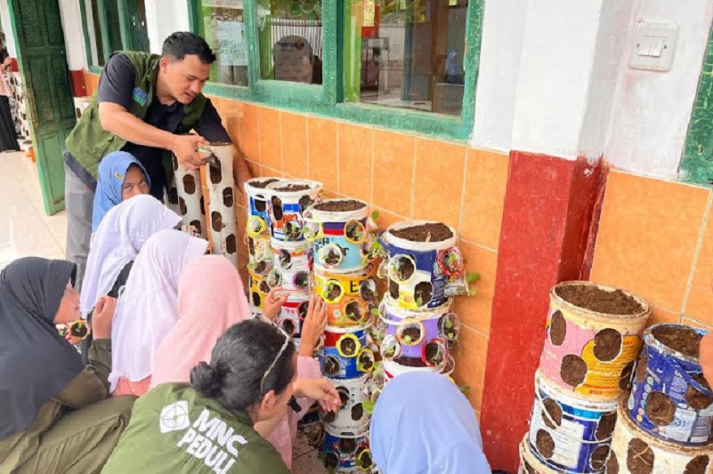 Peringati Hari Bumi, MNC Peduli dan MNC Tourism Gelar Edukasi Lingkungan untuk Murid SDN Cibilik