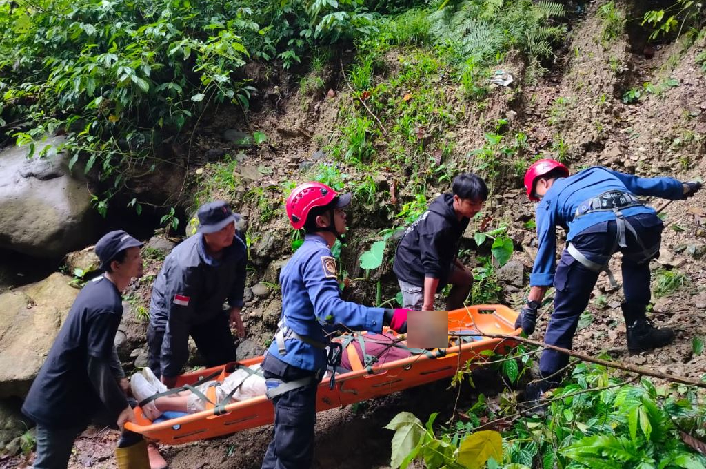 Kecelakaan Minibus Terjun Jurang 50 Meter di Malibou Anai Padang Pariaman, 7 Orang Luka