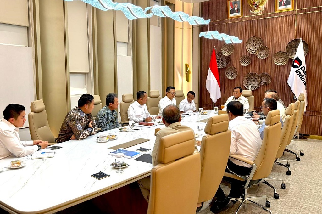 Prabowo Langsung Kumpulkan Menteri usai Lawatan Eropa, Bahas Energi hingga Pendidikan