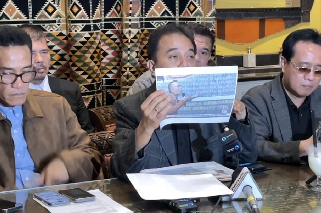 Roy Suryo Temukan Tulisan Gadhaj Adam di Ijazah Jokowi yang Diteliti Rismon, Bukan Gadjah Mada