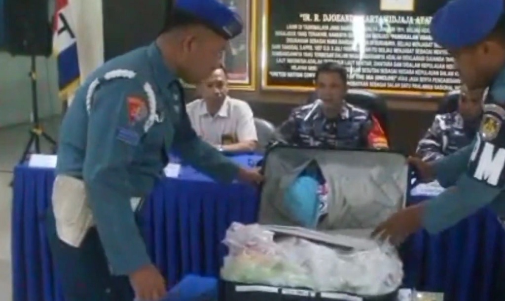 TNI AL Gagalkan Penyelundupan 39.000 Baby Lobster Senilai Rp1 Miliar di Bandara Juanda