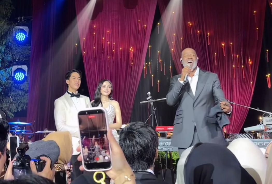 Berapa Biaya Mengundang Brian McKnight? Penyanyi yang Tampil di Resepsi El-Syifa