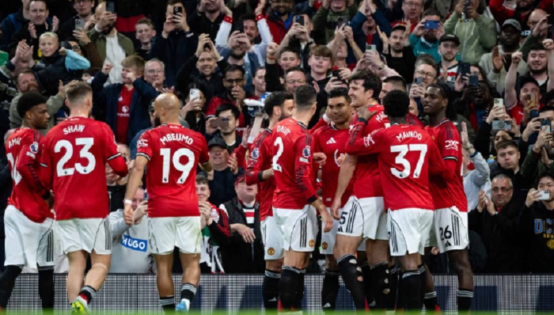 MU Hajar Brentford! Selangkah Lagi Kantongi Tiket Liga Champions