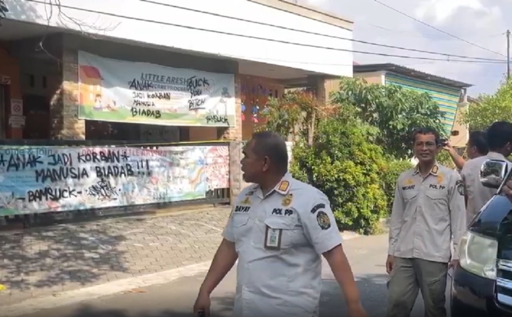 Tak Kuat Tahan Emosi, Warga Corat-Coret Daycare Penyiksa Anak di Jogja