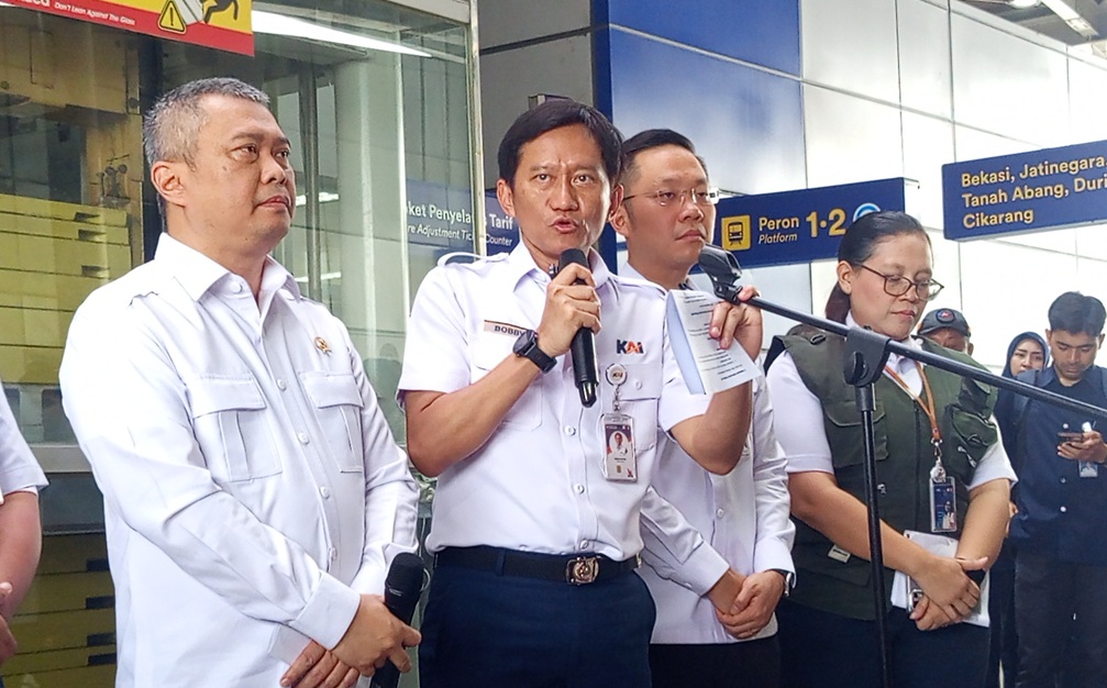 Kereta Jarak Jauh Sudah Melintas di Jalur 1 Stasiun Bekasi Timur, Kecepatan Dibatasi 30 Km/Jam