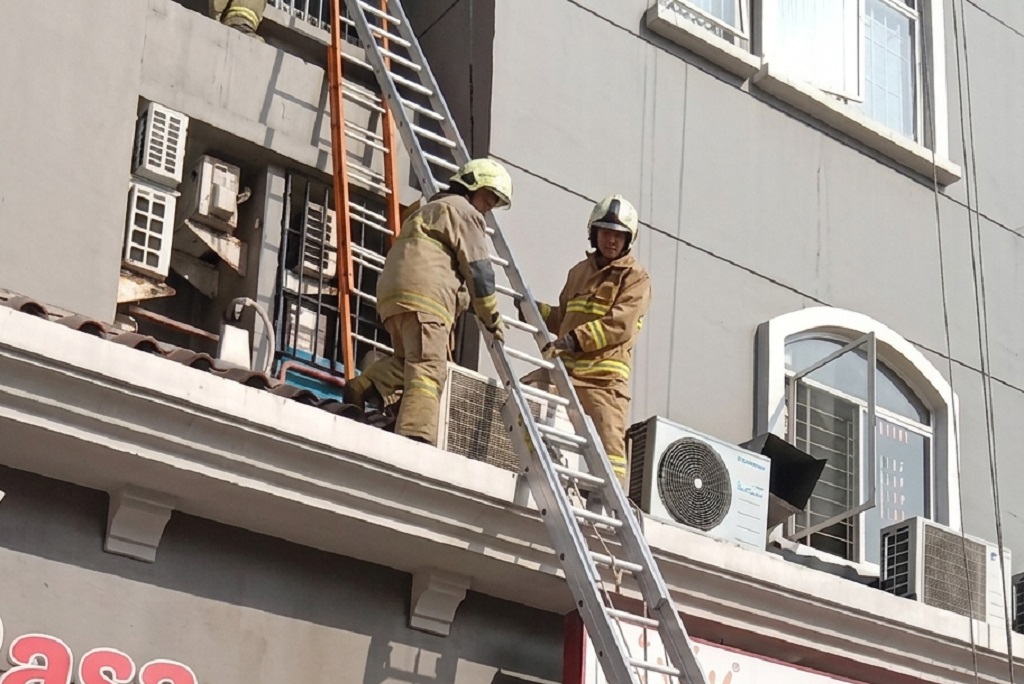 Kebakaran Apartemen Mediterania Jakbar, 89 Penghuni Dievakuasi