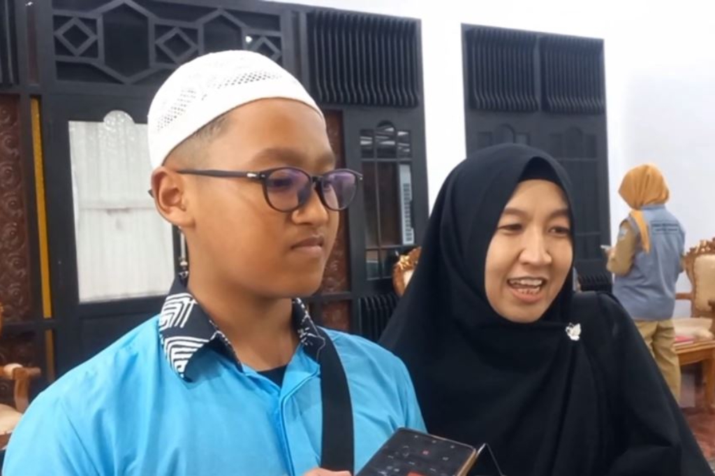 Haru! Pelajar SMP Jadi Jemaah Haji Termuda di Semarang, Berangkat di Usia 14 Tahun