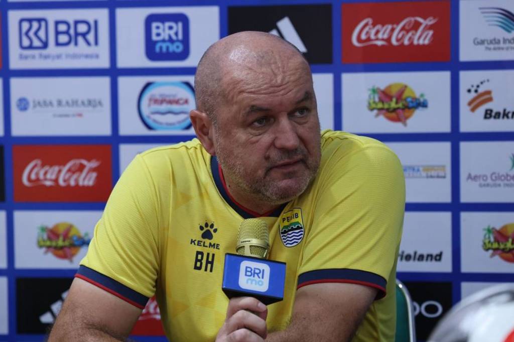 Persib Dihantam Krisis Jelang Lawan PSM, Bojan Hodak Putar Otak