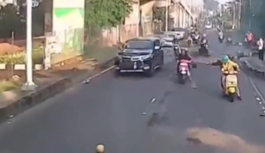 Polisi Buru Sopir Pajero yang Kabur usai Tabrak Pedagang Buah di Duren Sawit Jaktim