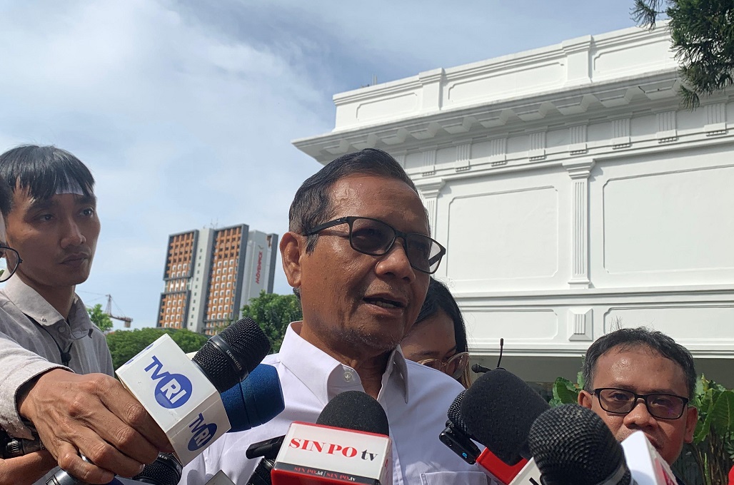 Komisi Reformasi Polri Serahkan 10 Buku Hasil Kerja ke Prabowo, Ada yang 3.000 Halaman