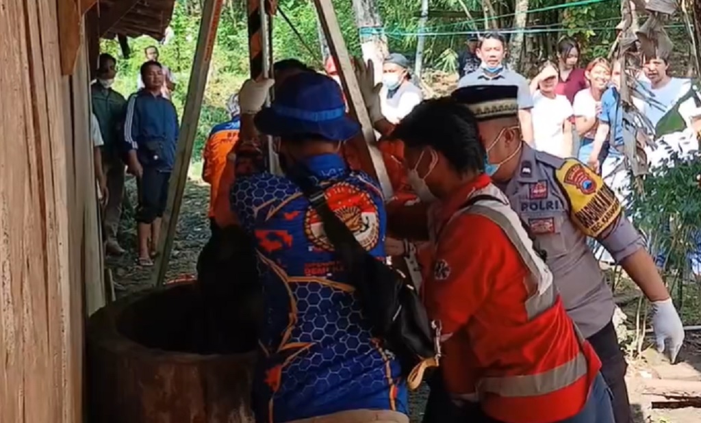 Grobogan Geger! Ibu 2 Anak Ditemukan Tewas Dalam Sumur, Tubuh Terikat Batu Besar