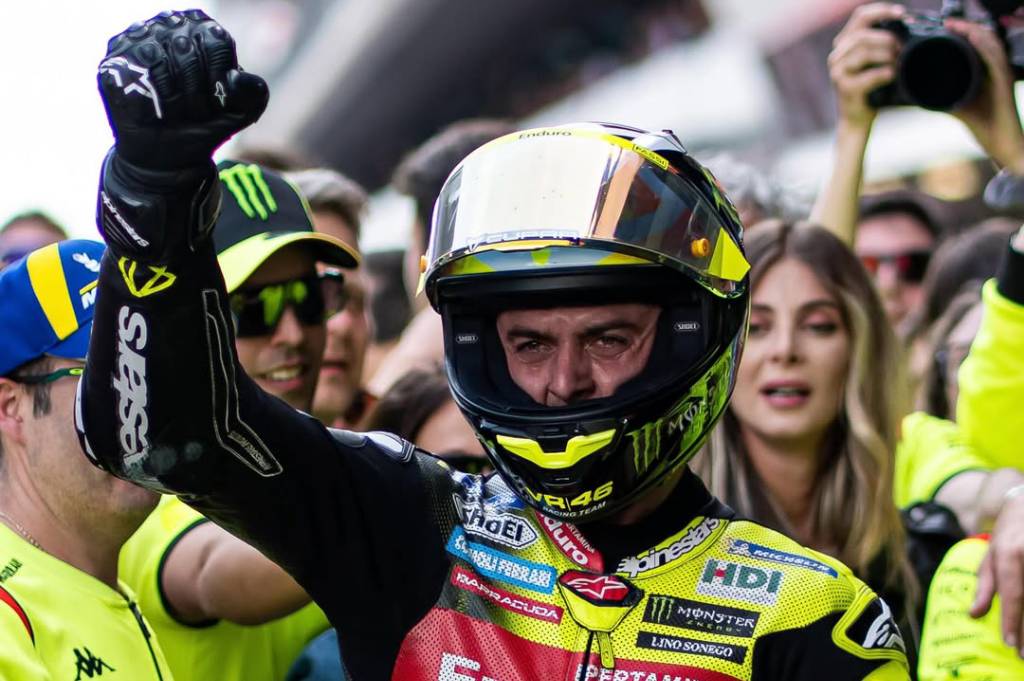 MotoGP Catalunya 2026 Mencekam, Fabio Di Giannantonio Kena Serpihan Ban sebelum Jadi Juara