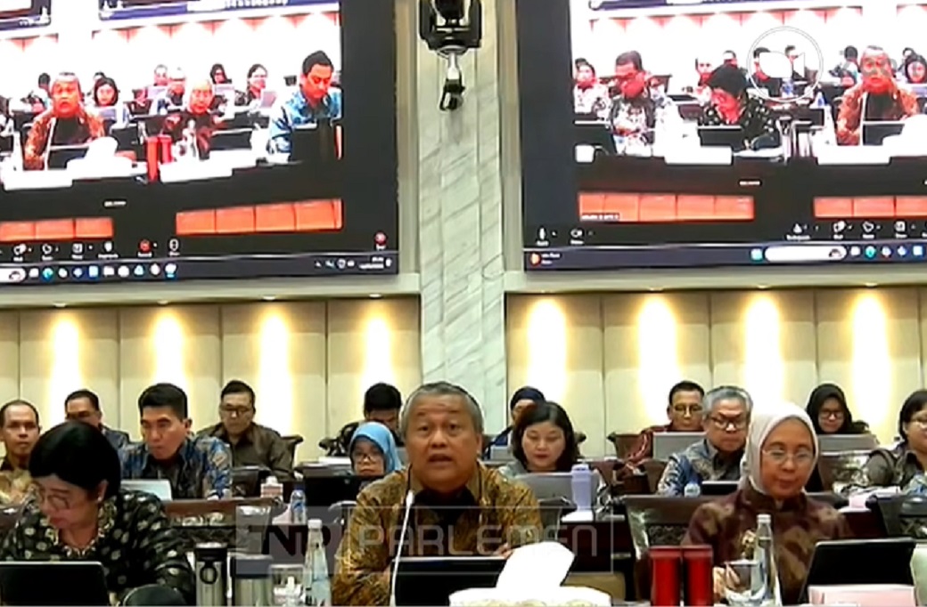 Dikritik DPR gegara Rupiah Terus Melemah, Gubernur BI: Juli-Agustus Akan Menguat!