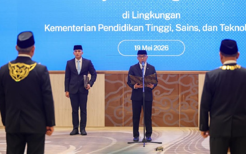 Mendikti Lantik Rektor Unsil dan Unsoed, Ingatkan Amanah Kepemimpinan dan Tanggung Jawab