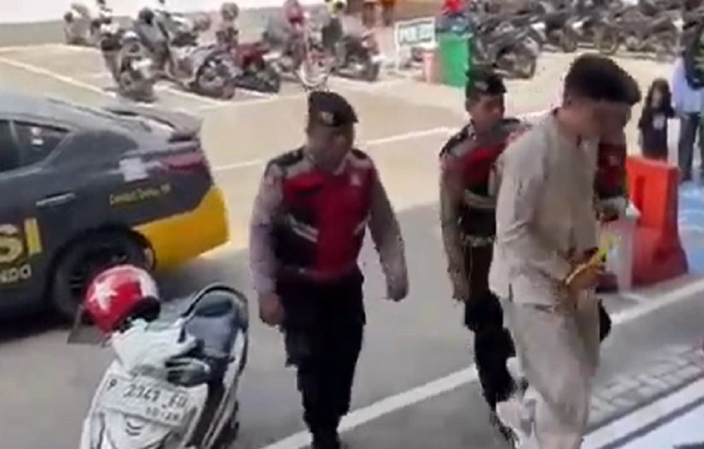 Situbondo Geger! Oknum Guru SMA Diduga Cabuli Siswa Sesama Jenis, Digerebek di Hotel