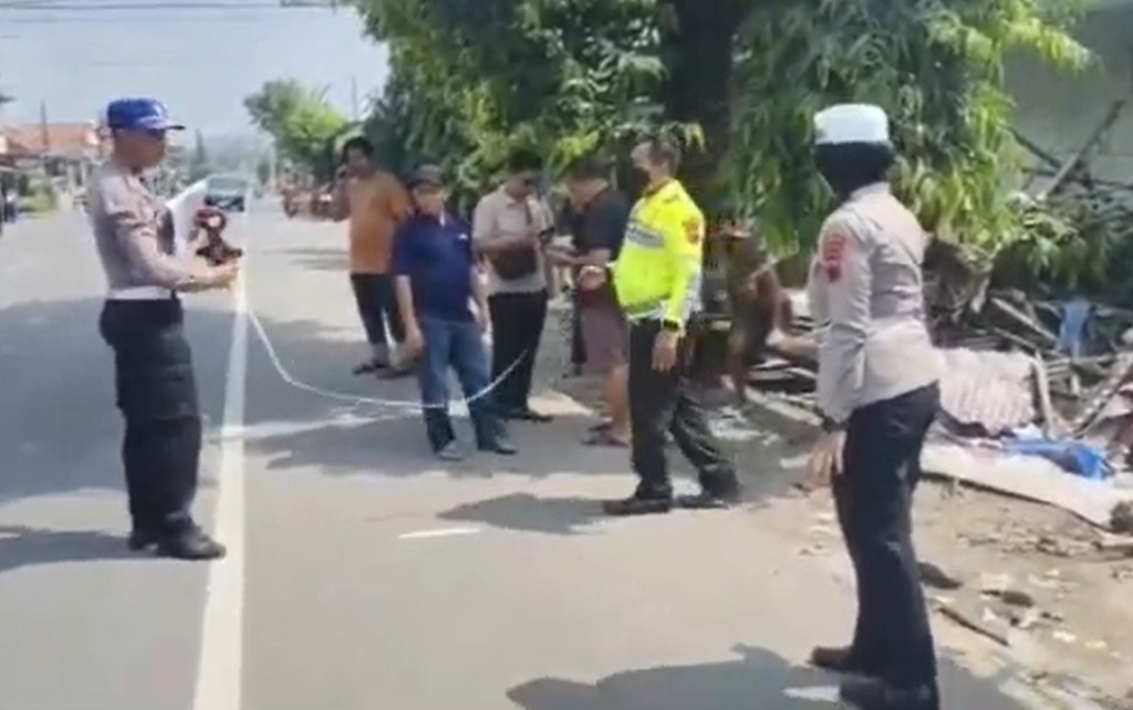 Bus Sugeng Rahayu Tabrak Rumah di Banyumas, 2 Tewas, Diduga Sopir Ngantuk