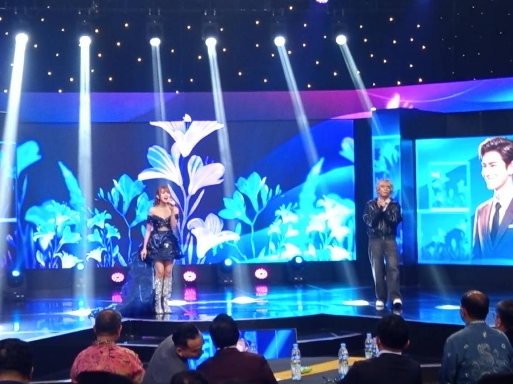 Duet DIA dan Ghea Indrawari Buka Digital Innovation Awards 2026, Penonton Nyanyi Bareng!